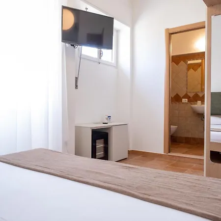 ゲストハウス Nautika アルゲーロ